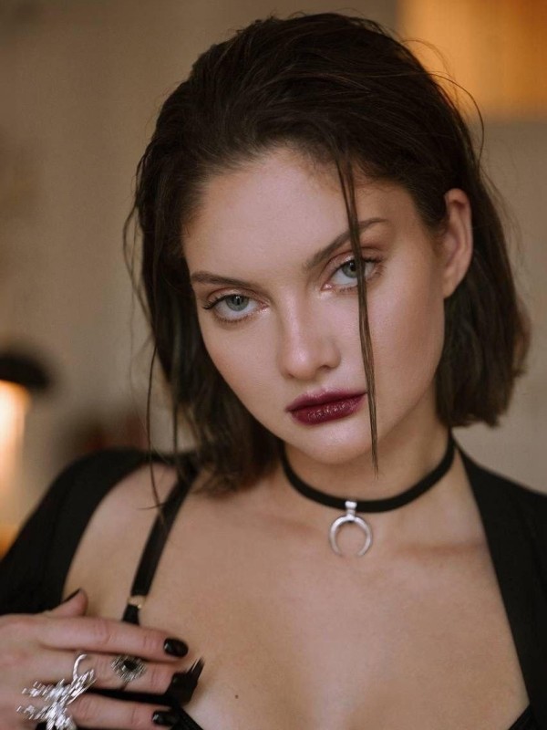 Эллочка привлекательная девушка из Благодарного цена от 5000 руб